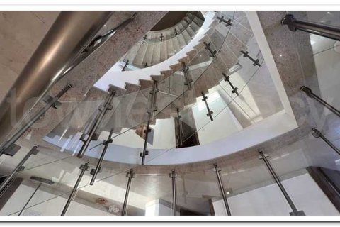 6 bedrooms House in Trachoni, Cyprus No. 65386 1