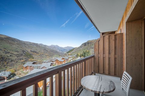 3 dormitorios Apartment en Les Belleville, France No. 99937 1