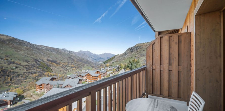 3 dormitorios Apartment en Les Belleville, France No. 99937