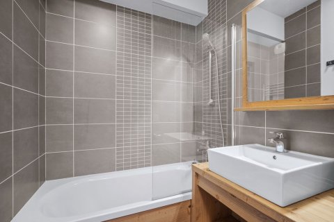 3 dormitorios Apartment en Les Belleville, France No. 99937 10