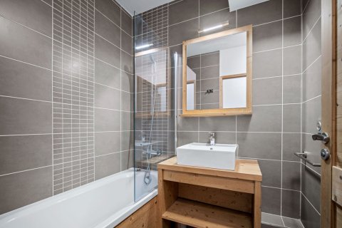 3 dormitorios Apartment en Les Belleville, France No. 99937 13