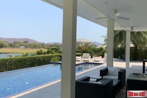 5 bedrooms Villa in Hua Hin, Thailand No. 96134 6
