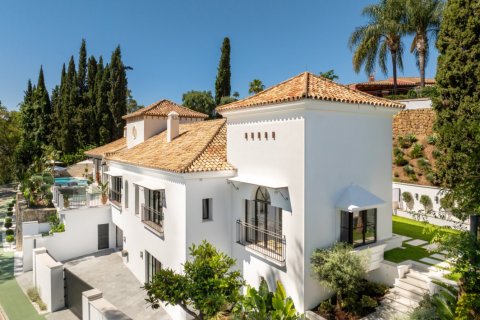 5 bedrooms Villa in Benahavis, Spain No. 111989