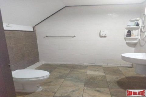 5 bedrooms Villa in Bangkok, Thailand No. 97549 10