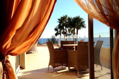 3 bedrooms Apartment in Limassol, Cyprus No. 105666 1