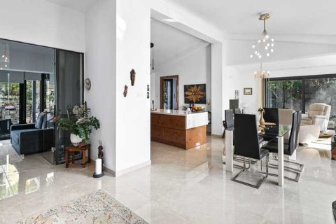 3 bedrooms House in Tala, Cyprus No. 75693 7