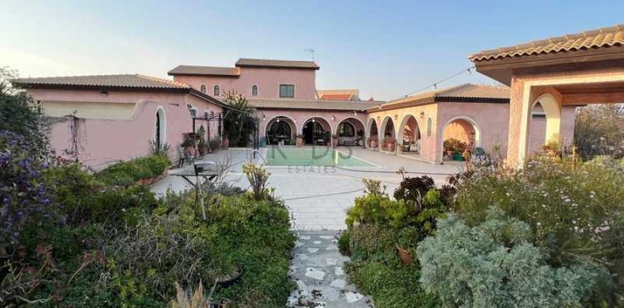 5 bedrooms Villa in Sha, Cyprus No. 101054