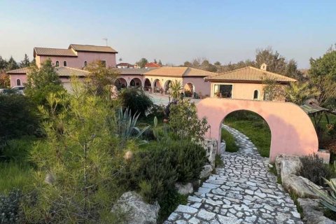 5 bedrooms Villa in Sha, Cyprus No. 101054 2