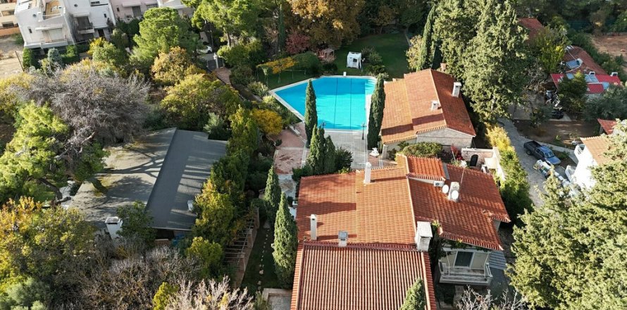 4 bedrooms Villa in Nea Erythraia, Greece No. 108410