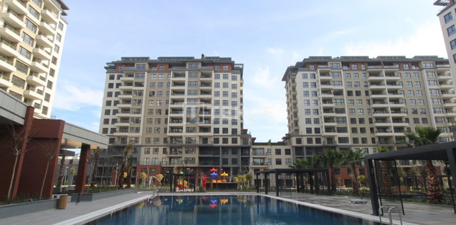 2 bedrooms Apartment in Beylikduezue, Turkey No. 11275