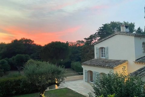 5 bedrooms House in Cogolin, France No. 82598 24