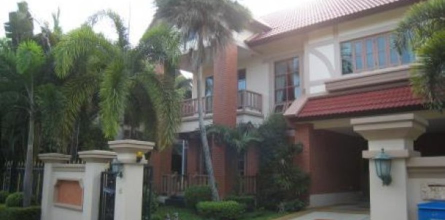 Дом с 4 спальнями в Бангкок, Таиланд №95755