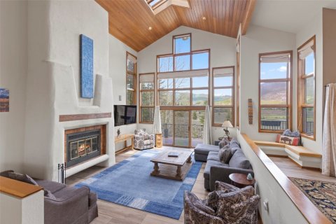 4 bedrooms House in Keystone, USA No. 104615 5