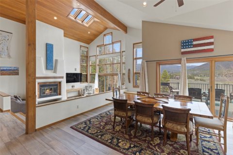 4 bedrooms House in Keystone, USA No. 104615 17