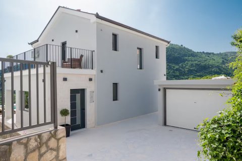 2 bedrooms House in Budva, Montenegro No. 104808 26