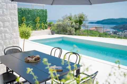 2 bedrooms House in Budva, Montenegro No. 104808 28