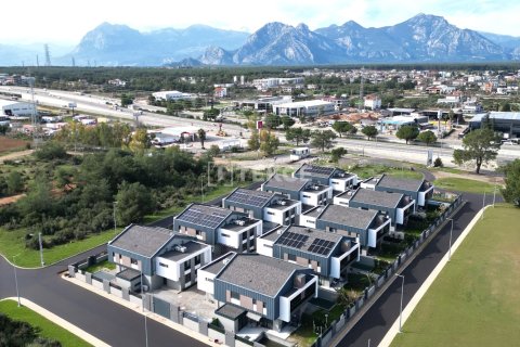 4 bedrooms Villa in Dosemealti, Turkey No. 122973 1