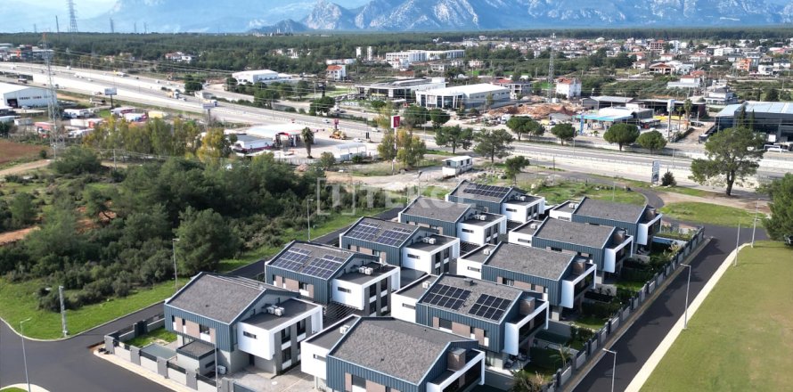 4 bedrooms Villa in Dosemealti, Turkey No. 122973