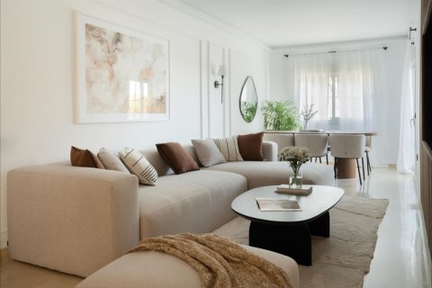 3 bedrooms Apartment in La Quinta, Spain No. 83896