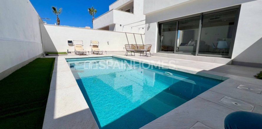 3 dormitorios Villa en Orihuela, Spain No. 125751
