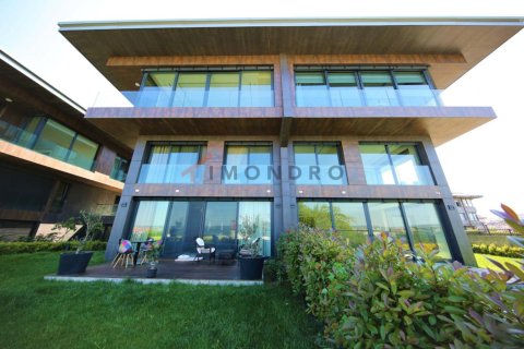 3 bedrooms Apartment in Bach Long Vi, Vietnam No. 17727 4