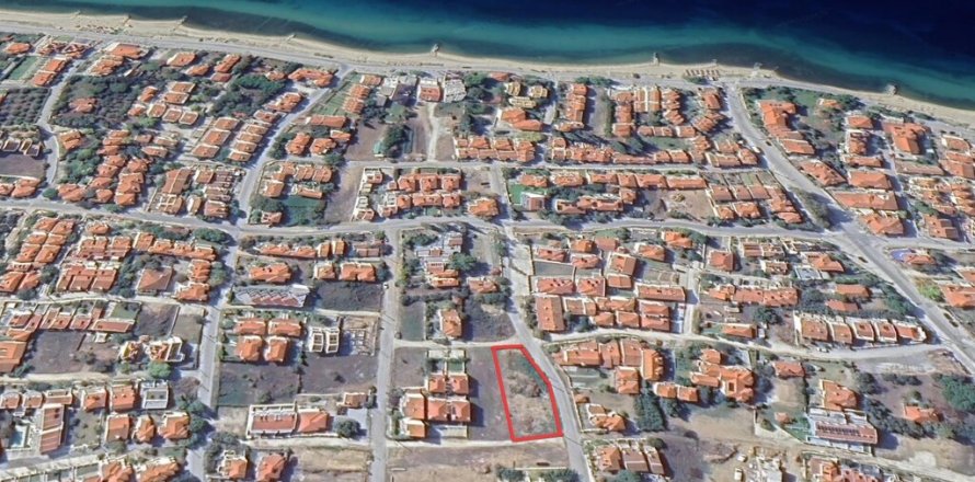 742m² Land in Chalkidiki, Greece No. 107631