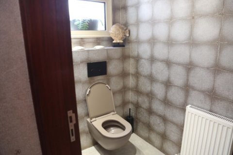 9 rooms Villa in Limassol, Cyprus No. 107138 9