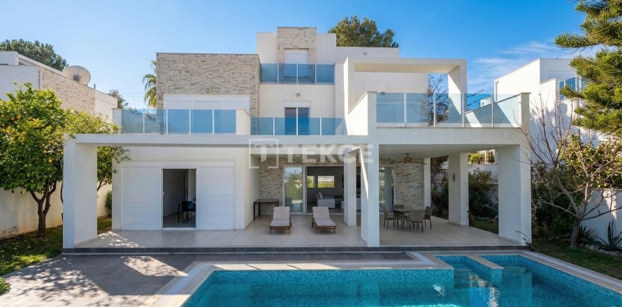 4 bedrooms Villa in Manavgat, Turkey No. 123692