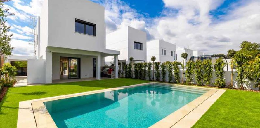 4 bedrooms House in Lakatamia, Cyprus No. 62916