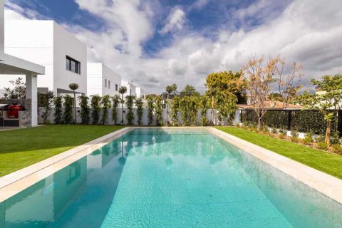 4 bedrooms House in Lakatamia, Cyprus No. 62916 8