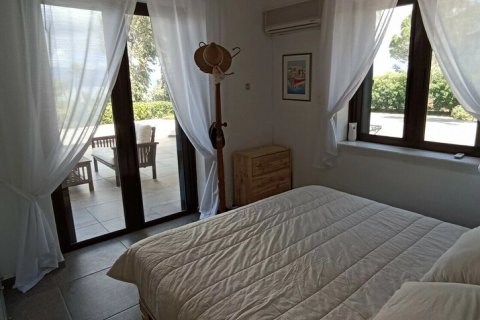 4 bedrooms House in Euboea, Greece No. 108403 8