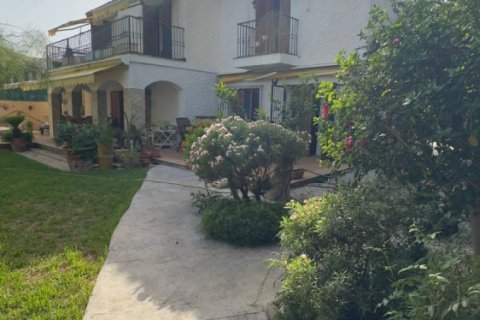 4 dormitorios Villa en Punta Prima, Spain No. 126017