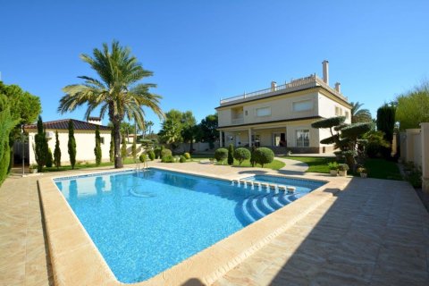 9 chambres Villa à Cabo Roig, Spain No. 128692