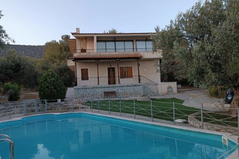 3 bedrooms House in Solygeia, Greece No. 108460 1