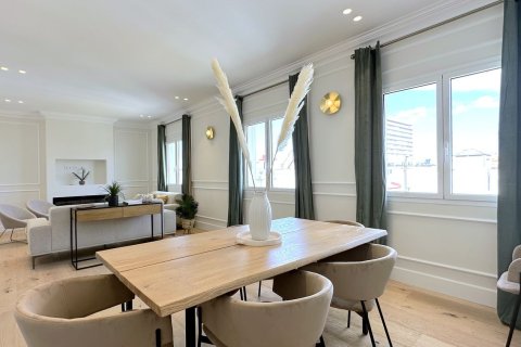 3 bedrooms Apartment in Madrid, Spain No. 26820