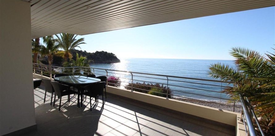 Studio Apartment in El Mascarat, Spain No. 124761