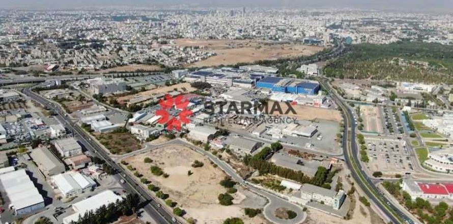 Commercial property in Strovolos, Cyprus No. 82876