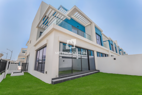 5 dormitorios Townhouse en Damac Lagoons, UAE No. 119737