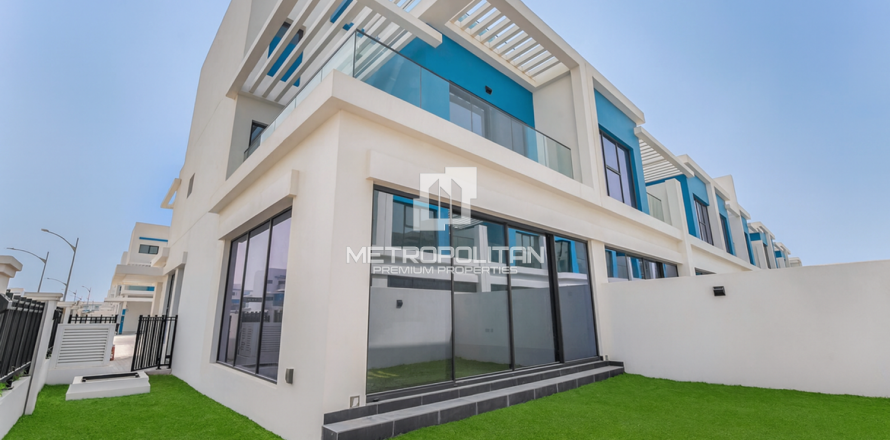 5 bedrooms Townhouse in Damac Lagoons, UAE No. 119737