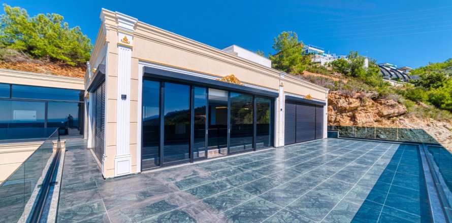 9 bedrooms Villa in Alanya, Turkey No. 113924