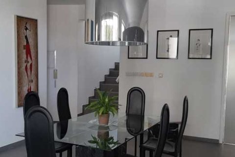 Вилла с 4 спальнями в Лимассол, Кипр №79368 13