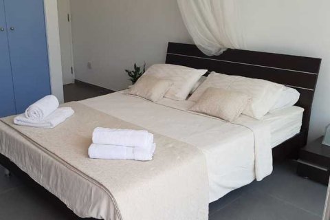 Вилла с 4 спальнями в Лимассол, Кипр №79368 16