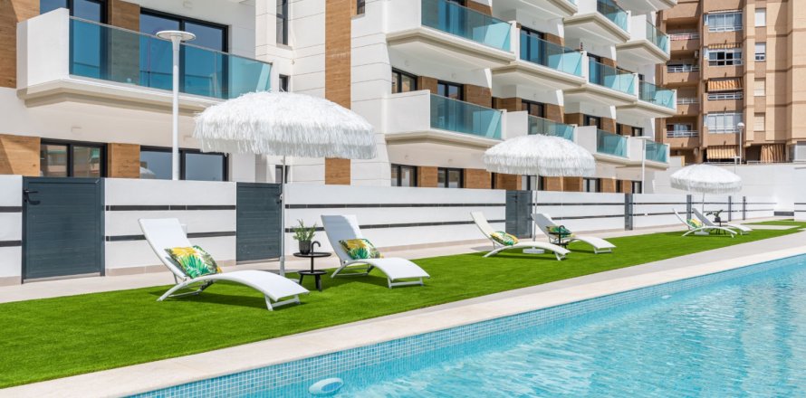 3 bedrooms Apartment in Guardamar del Segura, Spain No. 111726