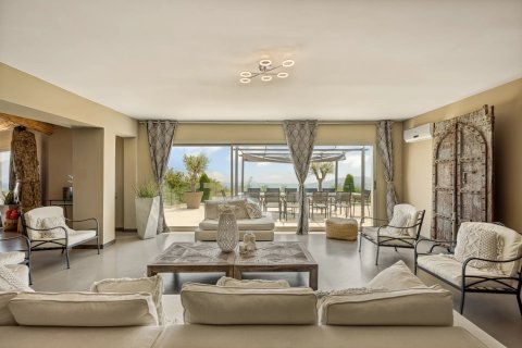 8 bedrooms House in Cabris, France No. 99769 3