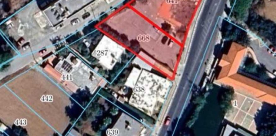 Commercial property en Lakatamia, Cyprus No. 81072