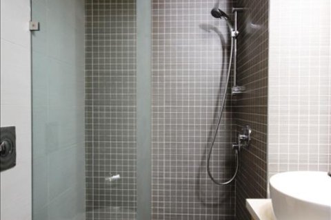 2 bedrooms Apartment in Limassol, Cyprus No. 106188 5