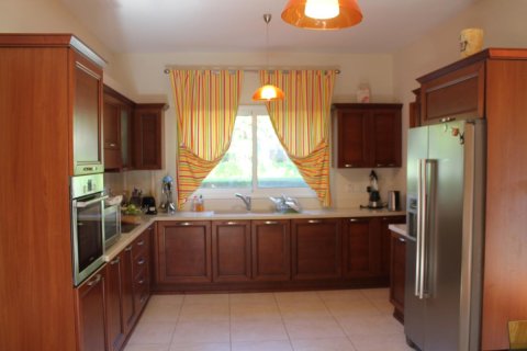 3 bedrooms Villa in Limassol, Cyprus No. 106141 2