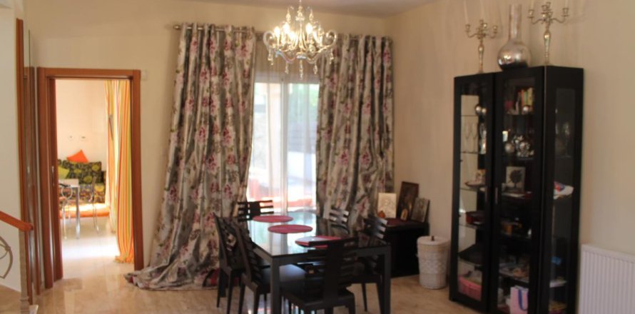 3 bedrooms Villa in Limassol, Cyprus No. 106141