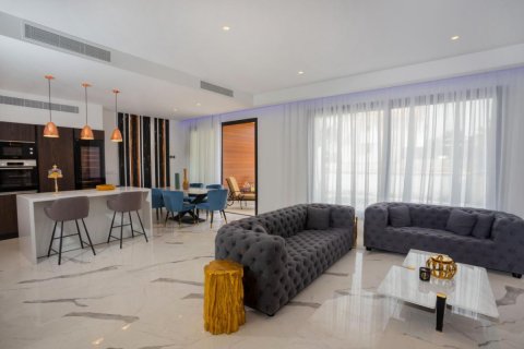 4 bedrooms Townhouse in Limassol, Cyprus No. 106005 2