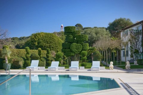 13 bedrooms Villa in Antibes, France No. 76727 2